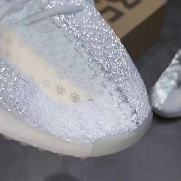 adidas originals Yeezy Boost 350 V2 Cloud white Re main image 9